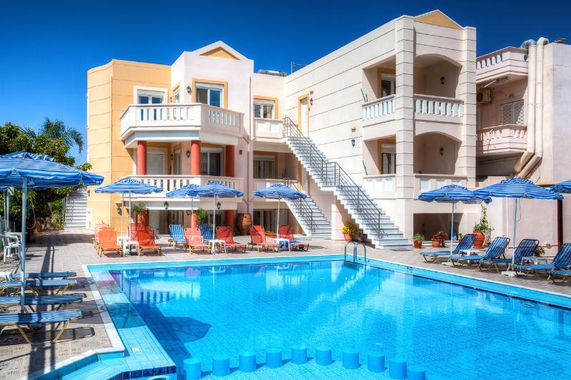 Artemis Apartments Stalos Exterior photo